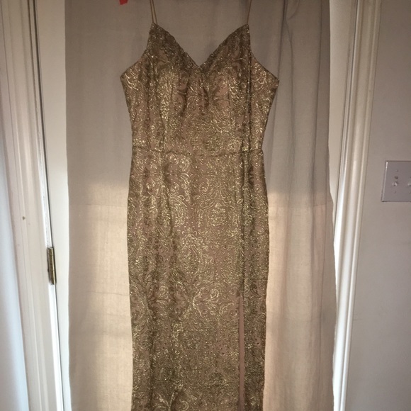 Formal gown - Picture 4 of 7